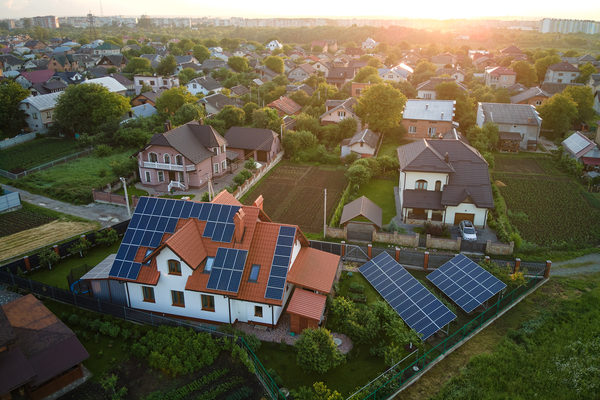 Maximizando el Potencial de la Energía Solar Térmica en Sectores Residencial, de Servicios e Industrial